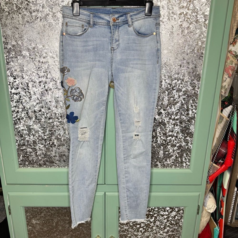 Philosophy Jeans Women’s Light Wash Blue Denim Embroidered Floral Size 6